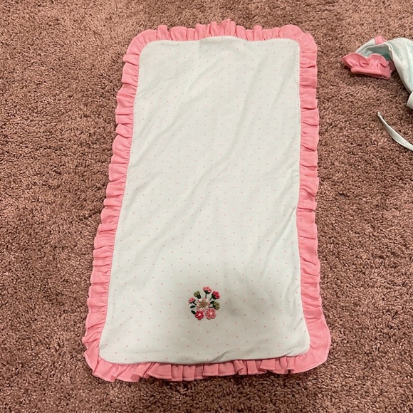 Magnolia baby new born set- gown, hat, burp cloth - never been worn or used - Picture 5 of 5